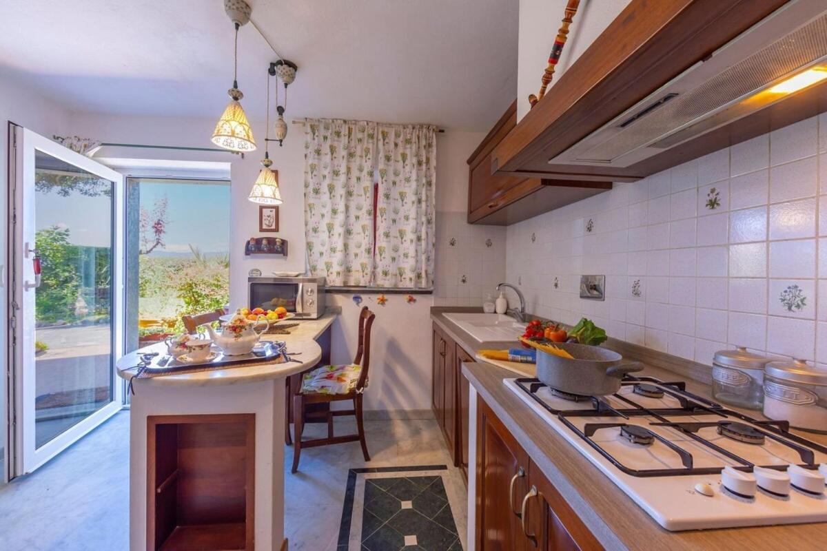 La Casa Fra Gli Ulivi Luxury Apartments With Pool Near Cinque Terre And Tuscany Monte Marcello Exterior photo